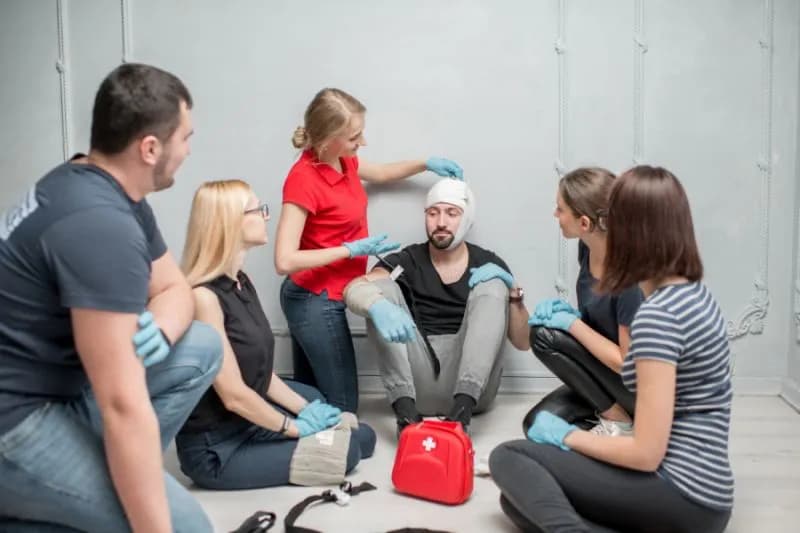 Kto może szkolić z pierwszej pomocy? Sprawdź wymagania i organizacje