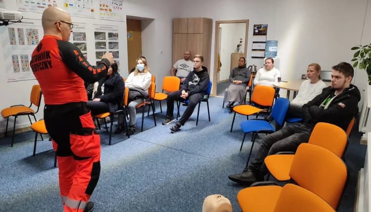 Ile trwa kurs pierwszej pomocy? Poznaj różnice w czasie trwania