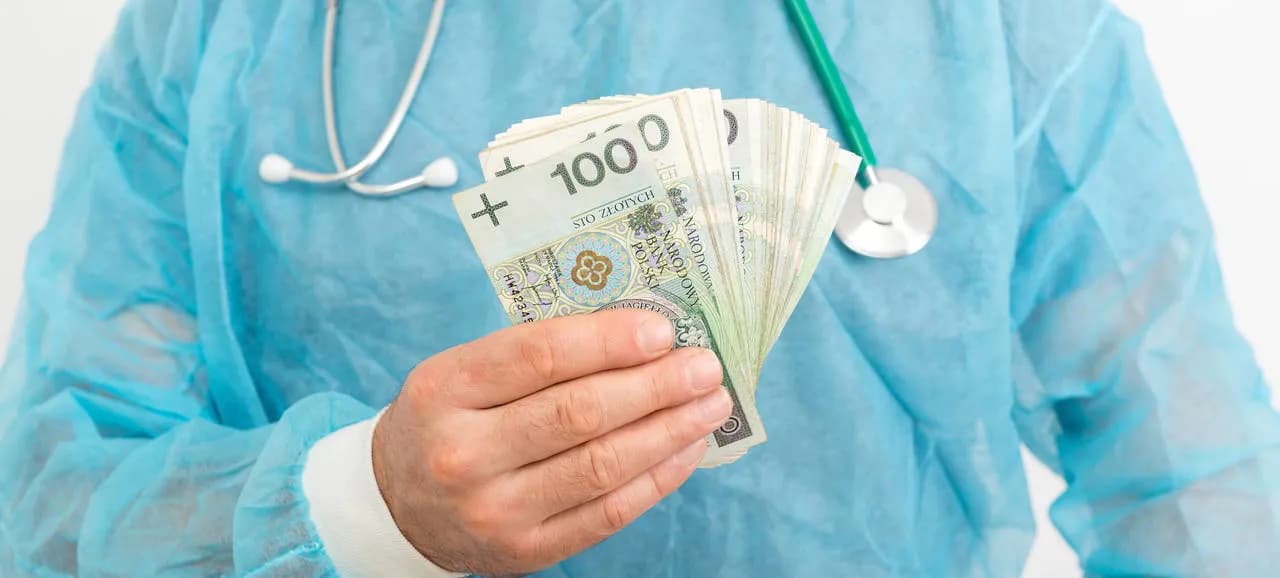 Ile zarabia lekarz pogotowia? Zaskakujące różnice w wynagrodzeniu