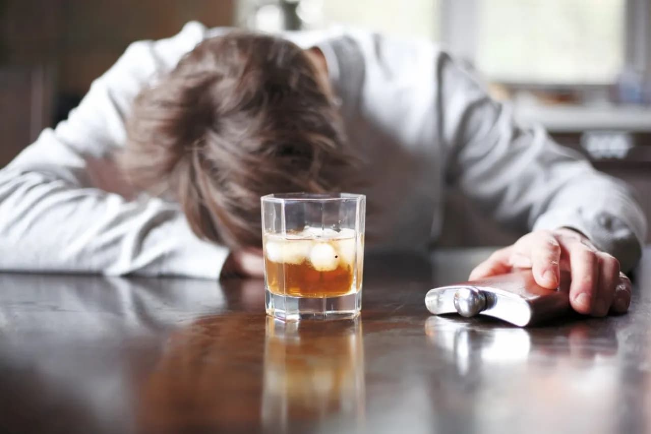 Czy można wezwać pogotowie do alkoholika w nagłym przypadku zdrowotnym?